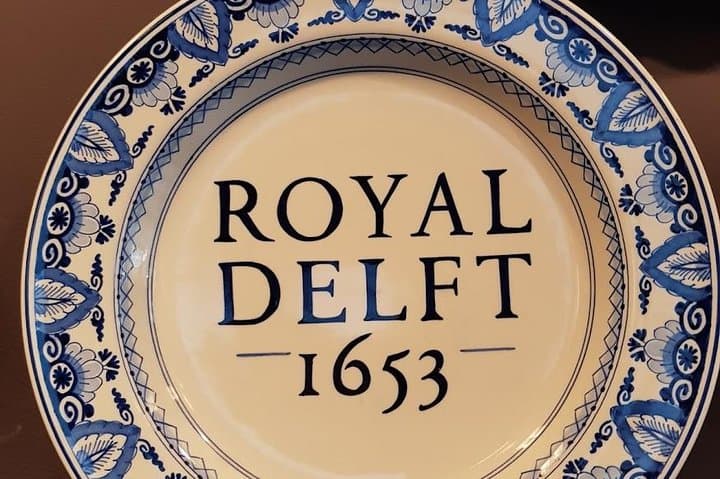 Delft, The Hague & Kinderdijk Day Tour from Amsterdam: Windmills, Mauritshuis & Delft Blue photo 1