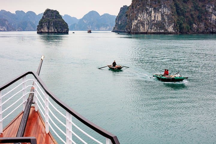 Halong Bay Luxury Day Cruise: Sung Sot Cave, Kayaking & Titov Island photo 2