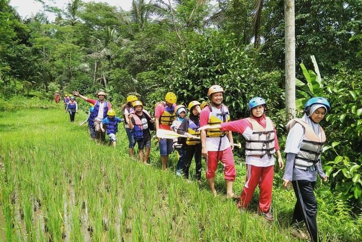 Batu Mekar Rafting on Jangkok River: Family-Friendly Class II–III Rapids in Lombok photo 2