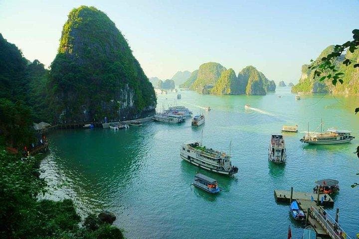 Halong Bay 4-Hour Scenic Cruise from Hanoi: Thien Cung Cave & Ba Hang Village