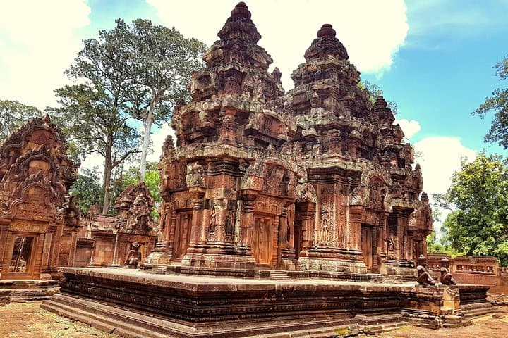 Angkor Sunrise Private Tour: Angkor Wat, Bayon, Ta Prohm & Banteay Srei in One Day photo 4