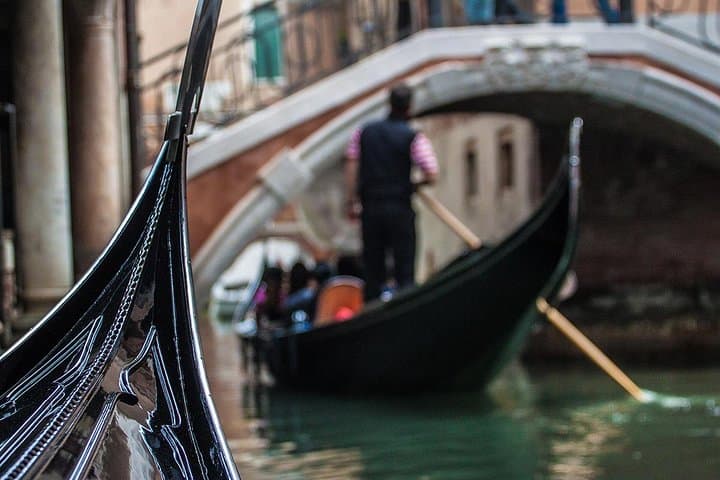 Glide the Grand Canal: 30-Minute Venice Gondola Experience photo 5