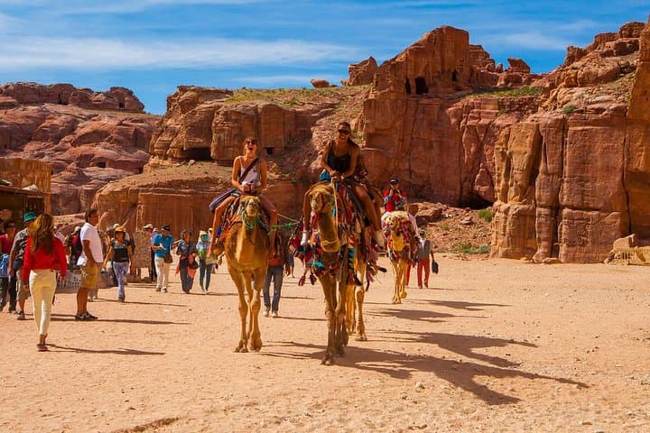 Petra Day Trip from the Dead Sea: Private Transfer and Guided Visit to the Red Rose City photo 4
