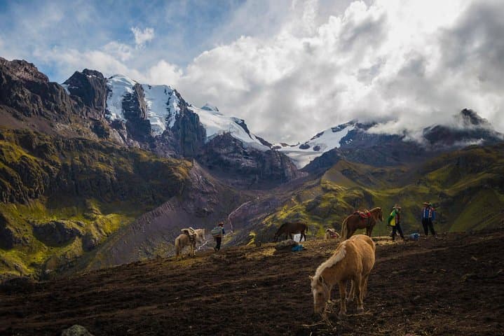 Horseback to Rainbow Mountain: Full-Day Vinicunca Tour from Cusco photo 2