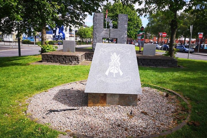 Bogside Walking Tour: Free Derry Museum, Bloody Sunday & Murals photo 3