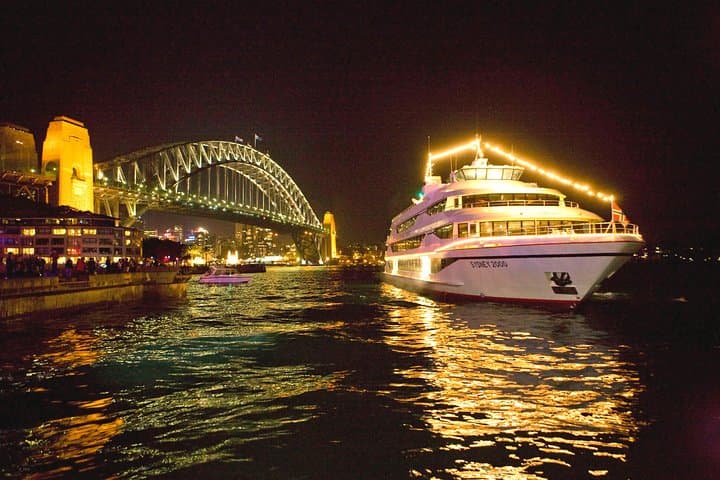 Sydney Harbour Starlight Dinner Cruise on MV Sydney 2000 - 2-Hour Harbour Dinner & Opera House Views