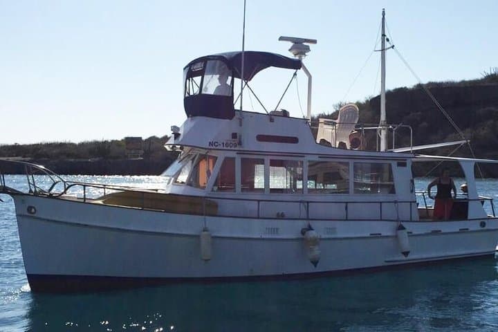 Private Romantic Curaçao Land and Sea Tour for Two — SUV & Trawler Experience photo 5
