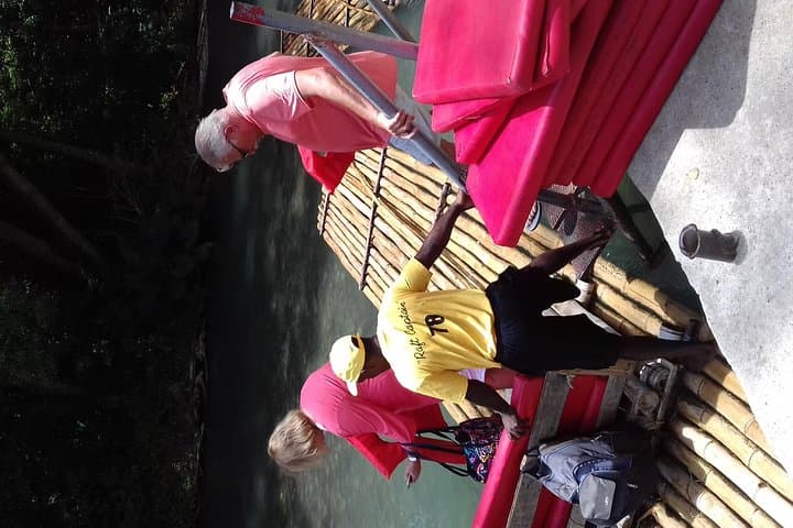 Rafting the Martha Brae: A Gentle River Journey Through Jamaica’s Herbal Heart photo 5