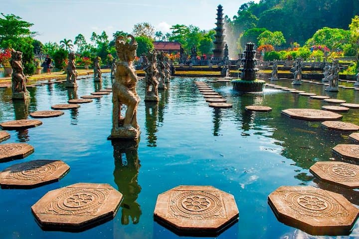 Lempuyang Gates of Heaven & Tirta Gangga: Bali Temple Swim and Jungle Waterfalls Tour photo 2