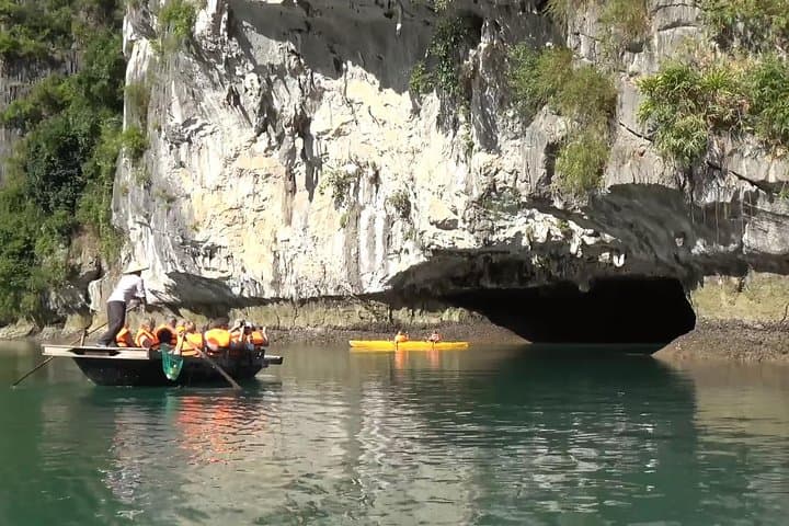 Halong Bay 6-Hour Cruise from Hanoi: Titov, Caves & Kayak Lagoon photo 3