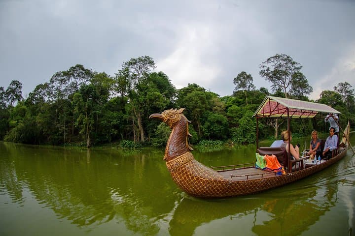Sunset Gondola Ride Along Angkor Thom’s Moat with Champagne and Canapés photo 5