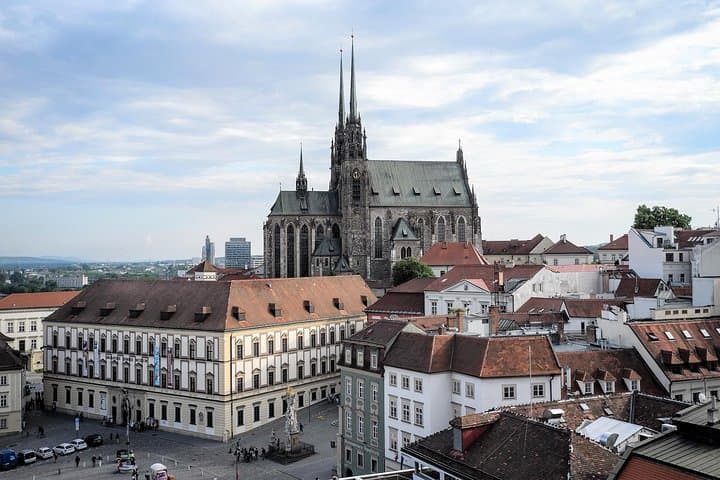 Private Transfer Prague to Brno with 2 Sightseeing Stops
