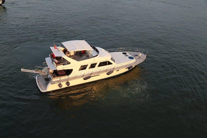 Private Bosphorus Yacht Cruise: Luxury Two‑Hour Istanbul Boat Tour photo 2