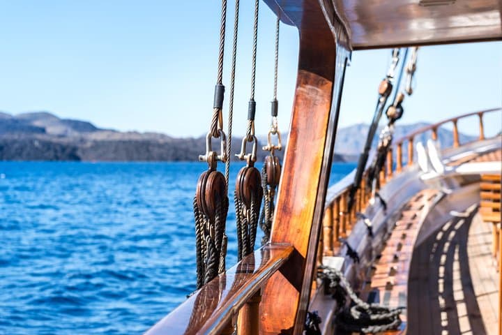 Santorini Full-Day Caldera Boat Tour: Volcano Hike, Hot Springs & Oia Sunset