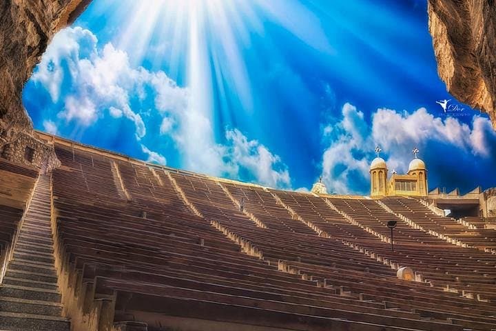 Giza Pyramids, Sphinx & Cave Church: Camel Ride Day Tour with Lunch