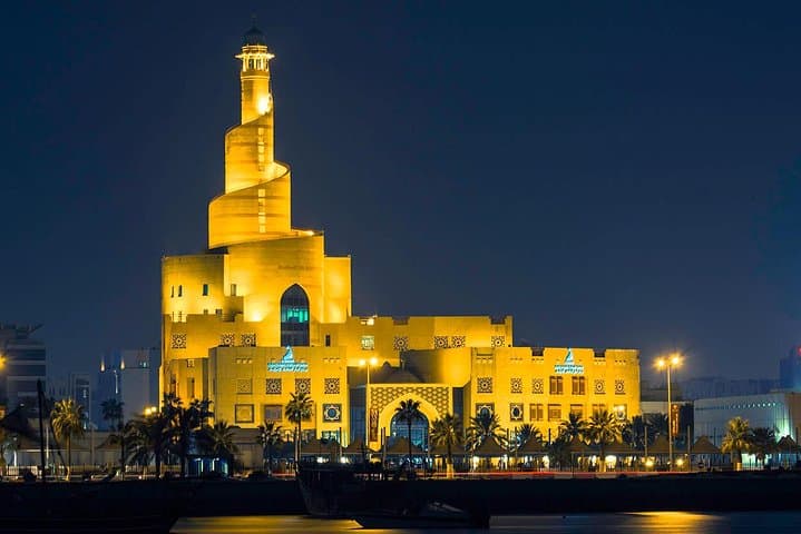Doha Night City Tour: Souq Waqif, Corniche & Pearl Evening Experience photo 3