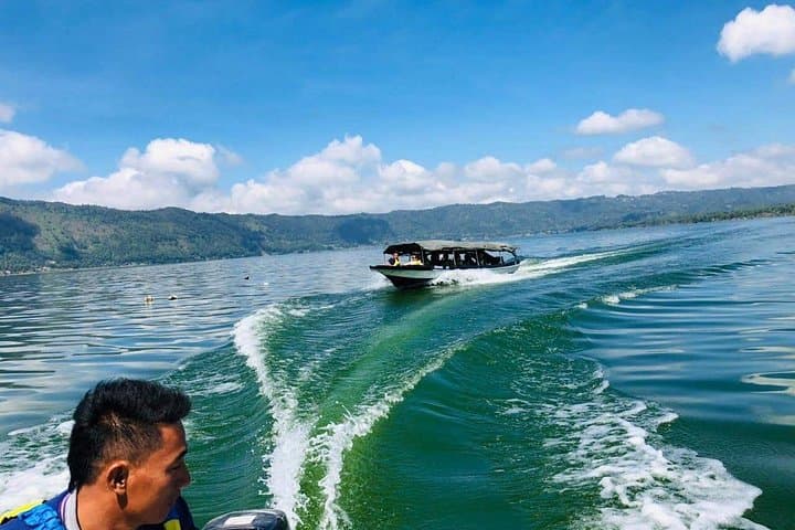 Ubud to Trunyan: Lake Batur Cultural Tour with Tirta Empul & Toya Devasya Hot Springs