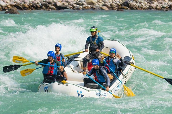 Half-Day Ganges Rafting in Rishikesh — 26 km Grade I–III+ Adventure photo 3