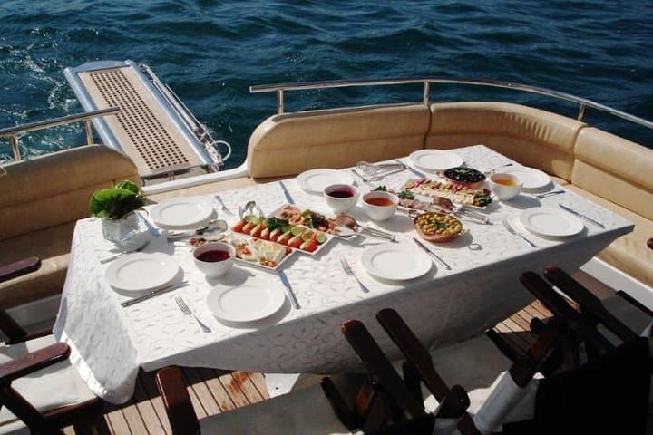 Private Bosphorus Yacht Cruise: Luxury Two‑Hour Istanbul Boat Tour photo 3