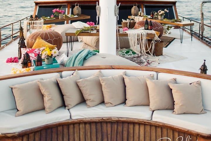 Cabo San Lucas Luxury Sunset Yacht and Dinner Cruise photo 4