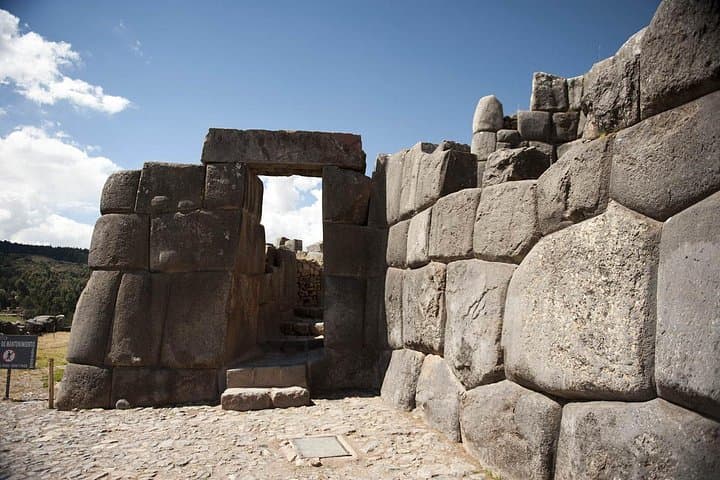 Half-Day Cusco City Tour: Sacsayhuamán, Q'enqo, Tambomachay & Puka Pukara photo 1