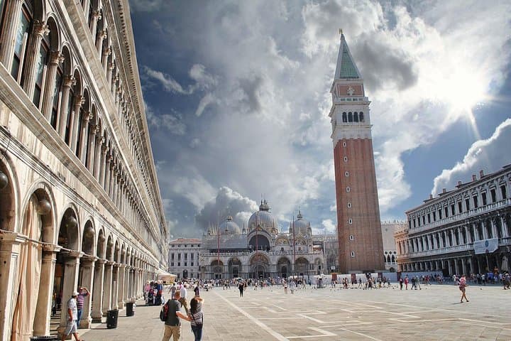 Venice Walking Tour: St. Mark's Square, Doge's Palace & Mercerie (90 min) photo 2