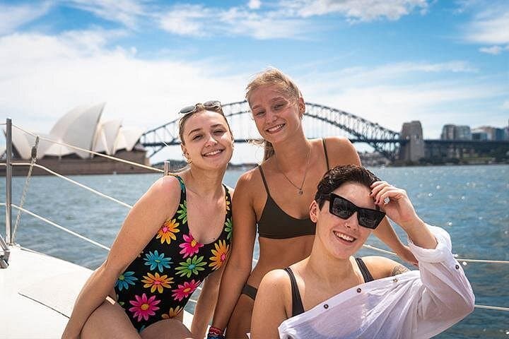 7-Day Ultimate Sydney Adventure for 18–35s: Harbour Cruises, Coastal Walks & Blue Mountains photo 2