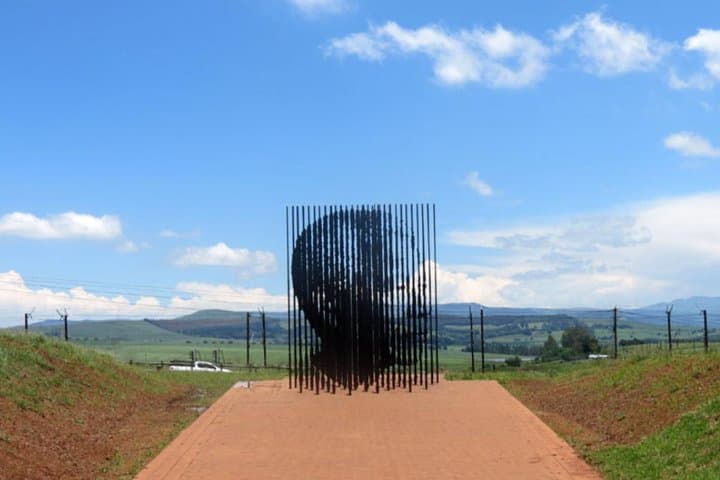 2-Day Drakensberg Sani Pass 4x4: Basotho Culture & High-Altitude Views photo 6
