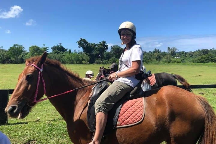 Horseback Riding in Port Vila: Etmat Bay Rainforest & Beach Ride photo 3