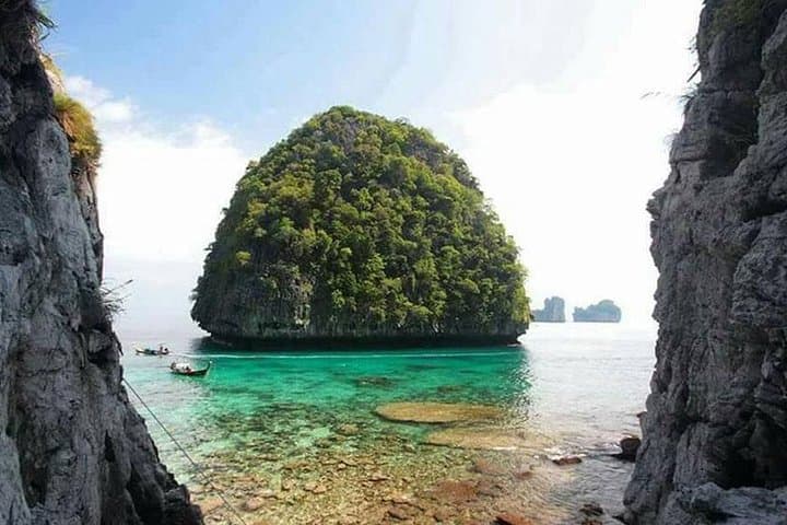 Phi Phi Islands Sunset Longtail Tour — Maya Bay, Pileh Lagoon & Night Plankton photo 6