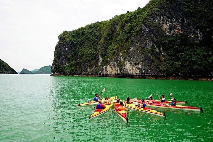 3-Day Ha Long Bay Cruise: Kayaking, Sung Sot Cave & Ti Top Island photo 1