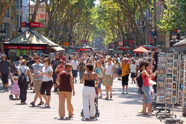 Private 4-Hour Custom Barcelona Tour with Private Pickup & Driver photo 2