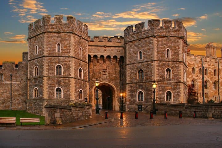 Stonehenge, Windsor & Bath Day Tour from London — Windsor Castle, Roman Baths & Stone Circle photo 3
