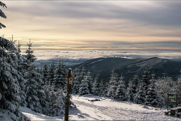 Private Transfer Prague to Spindleruv Mlyn with Two-Hour Sightseeing Stops