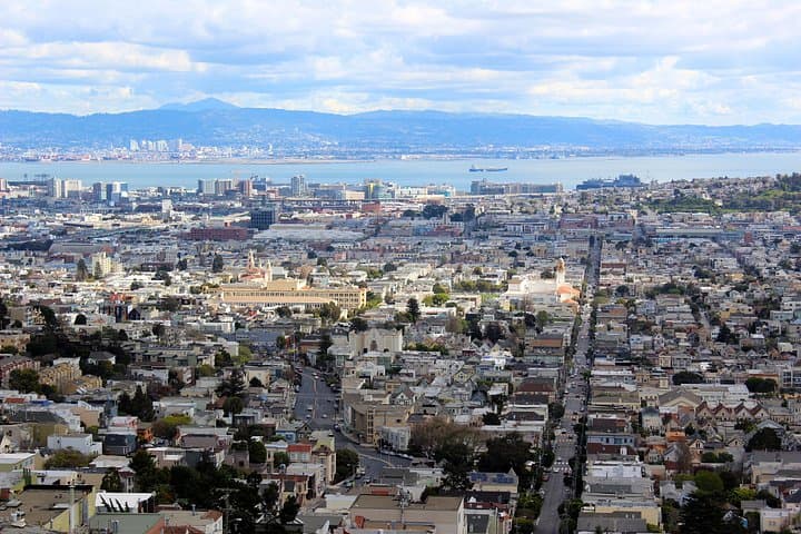 Castro to Twin Peaks Urban Hike: Hills, Hidden Gems & City Views photo 4
