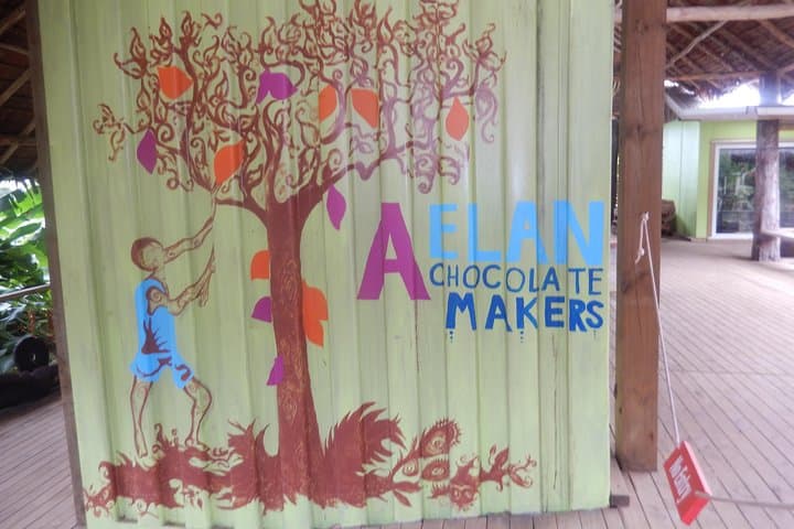 Blue Lagoon and Aelan Chocolate Factory Tour — Port Vila Day Trip photo 2
