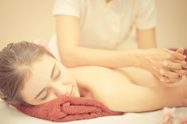 Waikiki 60-Minute Lomi Lomi & Swedish Massage on Beach Walk photo 1