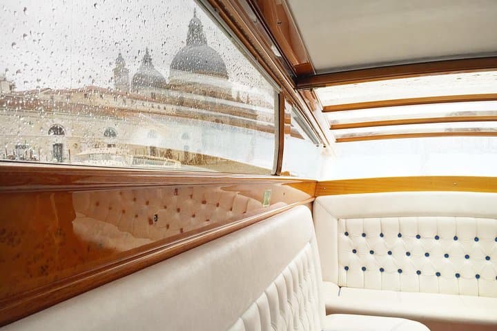 Private Grand Canal, Murano & Burano Boat Tour with 3-Course Lunch photo 3