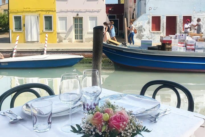 Private Grand Canal, Murano & Burano Boat Tour with 3-Course Lunch photo 6