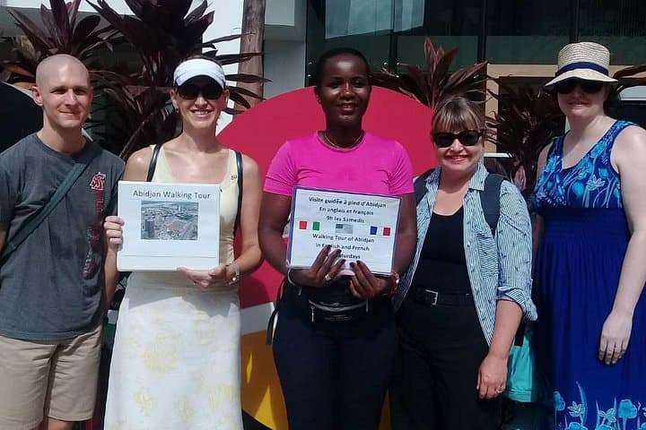 Abidjan Walking Tour — Plateau Cathedral, Mosque & Urban Wildlife Walk photo 2