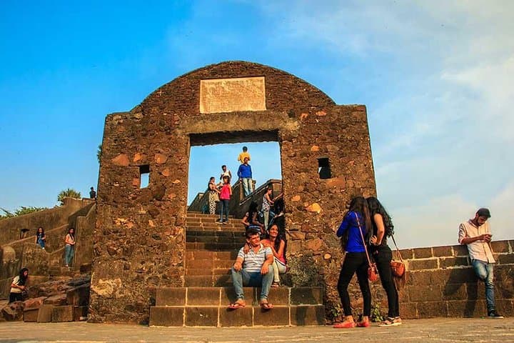 Bandra Bollywood Walk: Self-Guided Audio Tour of Mumbai’s Film Stars and Forts photo 3
