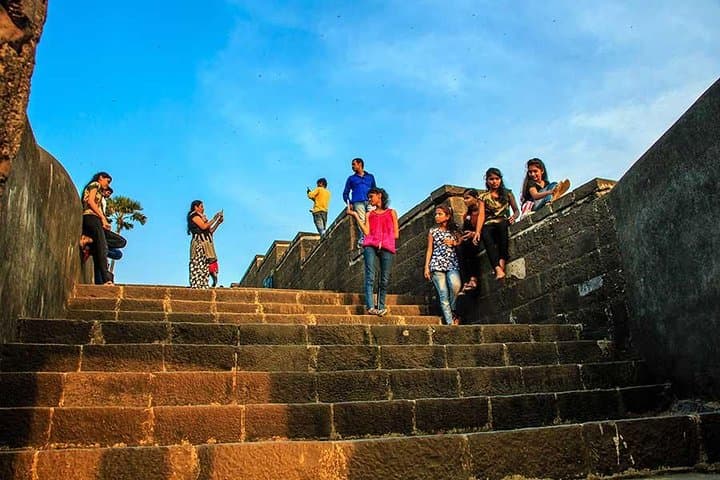 Bandra Bollywood Walk: Self-Guided Audio Tour of Mumbai’s Film Stars and Forts photo 4