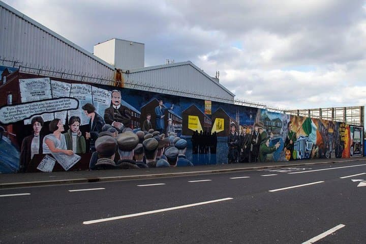 Belfast Private City Tour: Murals, Peace Wall & Titanic Quarter (6-Hour) photo 3