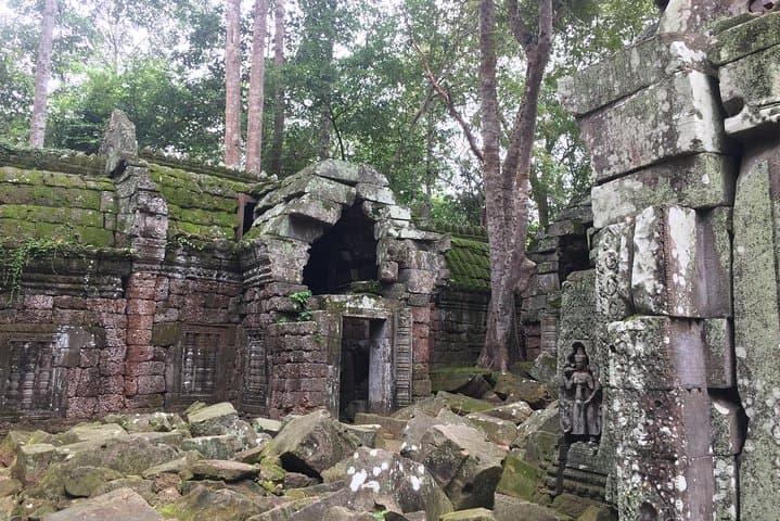 Private Angkor Bike Tour: Cycle Angkor Wat, Bayon & Ta Prohm photo 5