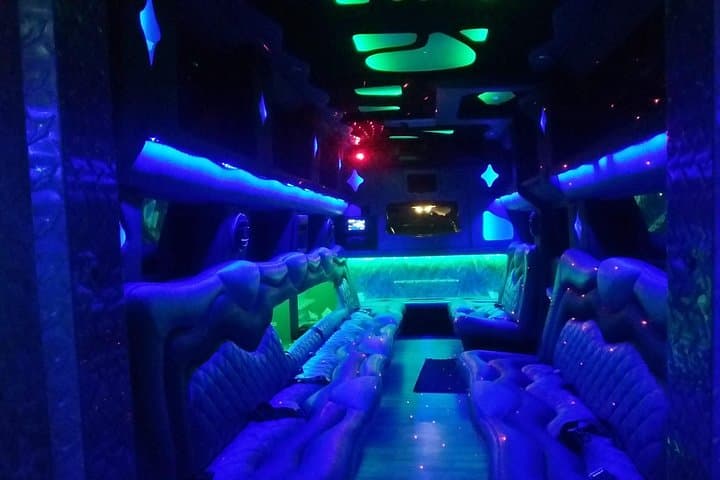 Manhattan Party H2 Hummer Sightseeing Tour — Private 3-Hour NYC Limo Experience photo 2