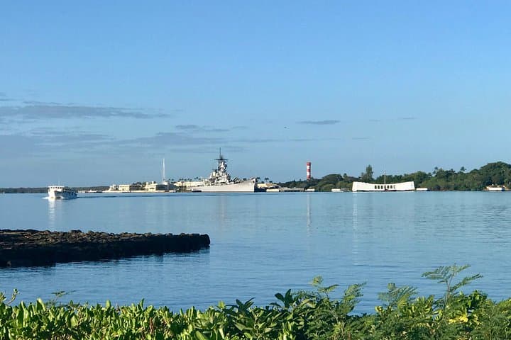 Private Oahu Pearl Harbor and Circle-Island Mix-Plate: Full-Day Sightseeing Tour photo 4