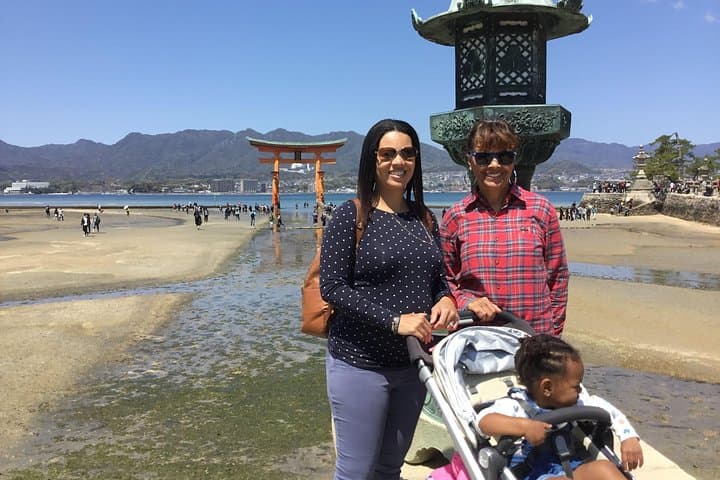 Hiroshima Miyajima Full-Day Private Walking Tour with Licensed English Guide photo 4
