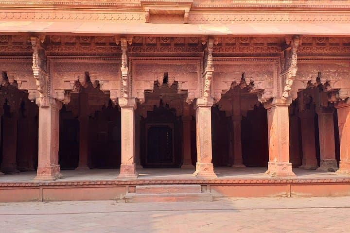 Same-Day Taj Mahal from Mumbai: Flights, Guide, and Agra Highlights photo 4