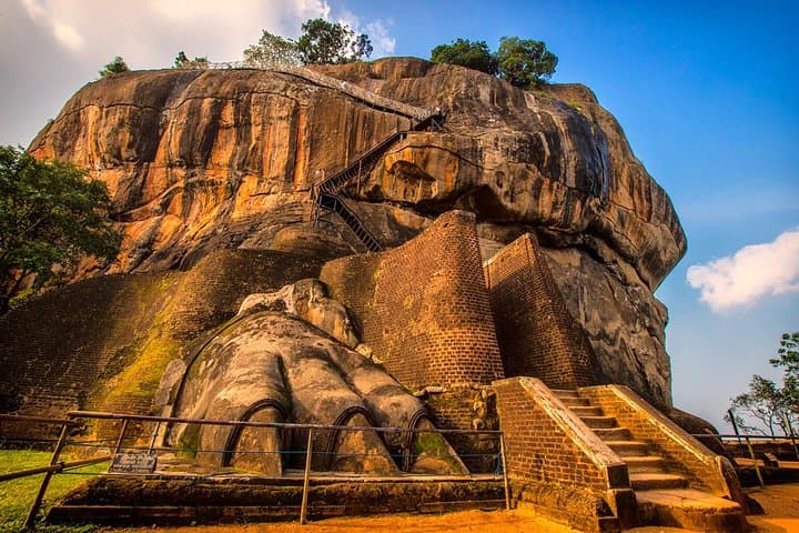 Sigiriya & Dambulla Day Trip: Climb Lion Rock and Visit the Dambulla Cave Temples photo 2