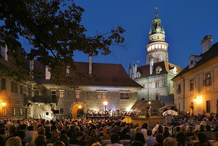 Private Luxury Day Trip to Český Krumlov: UNESCO Castle & Vltava Views photo 4